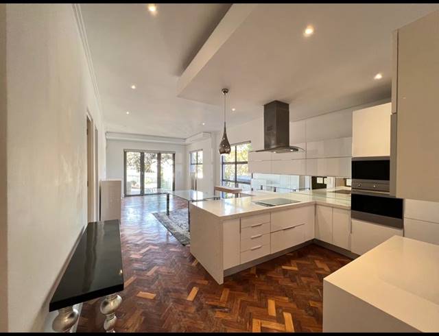 2 BEDROOM APARTMENT FOR SALE IN HYDE PARK